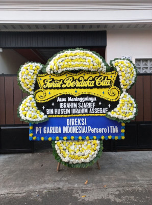 Papan Bunga Duka di Sanggar