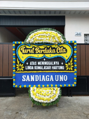 Papan Bunga Duka di Sanggar